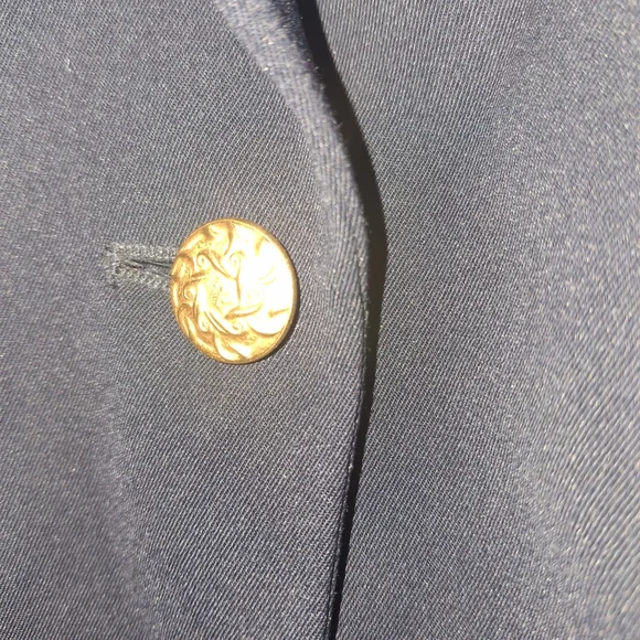 L.L. Bean Dark Blue Women's Blazer with Gold Accents - Picture 5 of 8